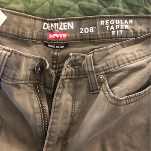 Levi’s green regular taper fit pant
